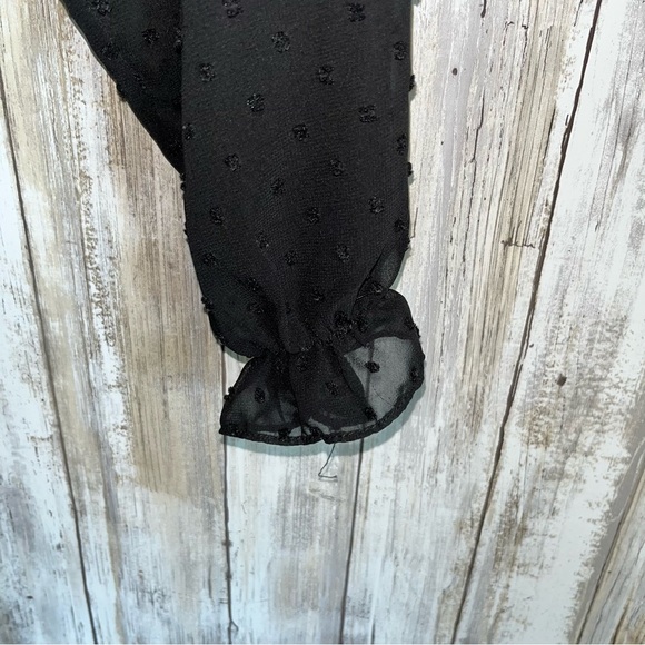 Entro Black Smocked Crop Puff Sleeve Blouse - Picture 4 of 7